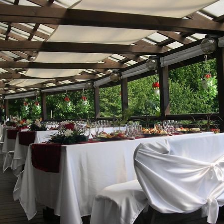 Hotel Cabana La Noi Rîşnov Esterno foto