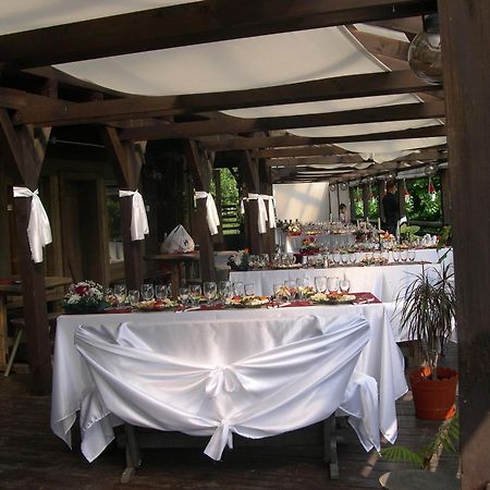 Hotel Cabana La Noi Rîşnov Esterno foto