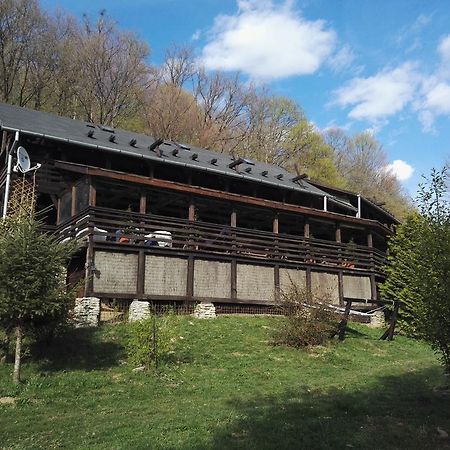Hotel Cabana La Noi Rîşnov Esterno foto