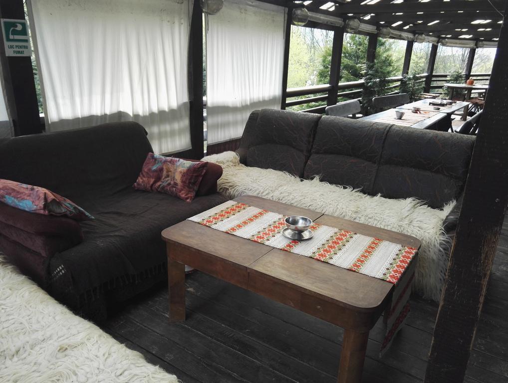 Hotel Cabana La Noi Rîşnov Esterno foto